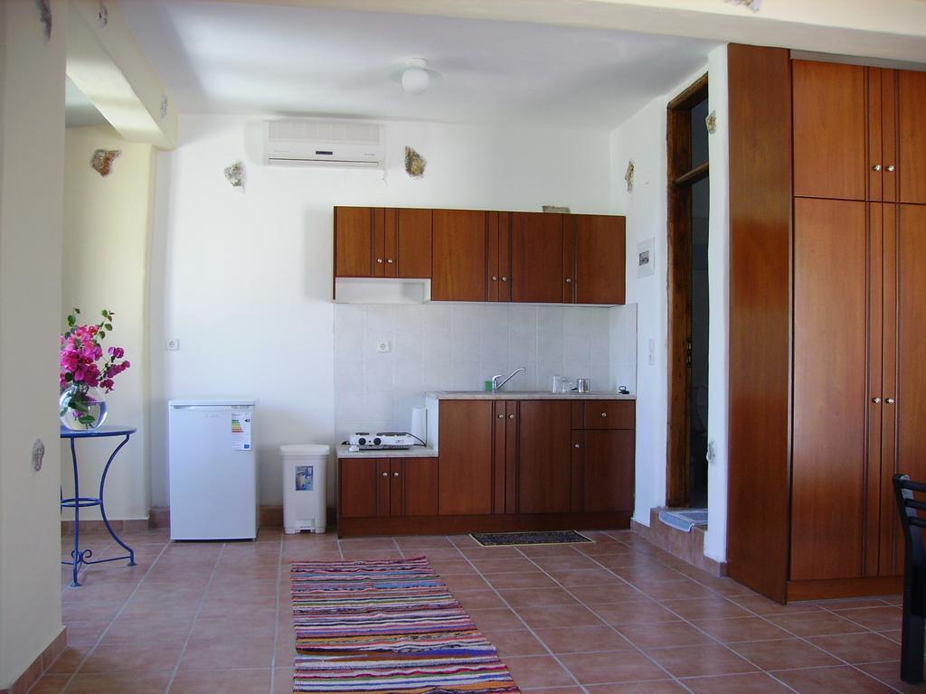 Studios Happiness Panteli Exterior photo